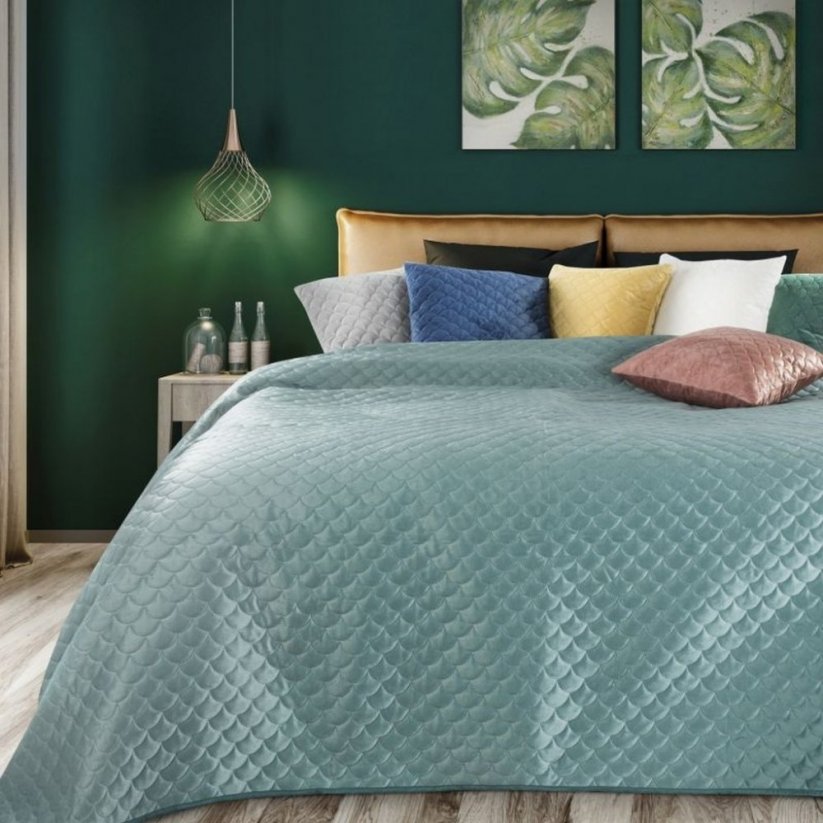 Stylový dekorativní oboustranný zelený přehoz na postel