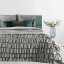 Elegantní přehoz na postel s volány v šedé barvě