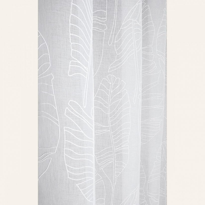 Biela záclona Flory s listovým vzorom a striebornými priechodkami 140 x 240 cm