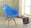 Krásna modrá stolička z plastu