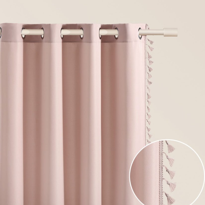 Púdrovo ružový záves Lara na strieborné kruhy so strapcami 140 x 250 cm