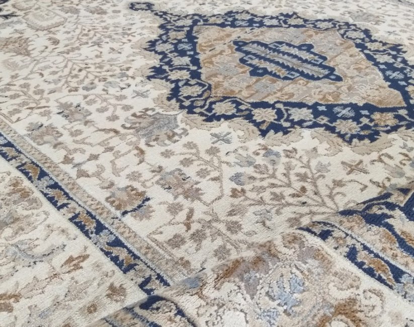Vintage koberec s moderným vzorom