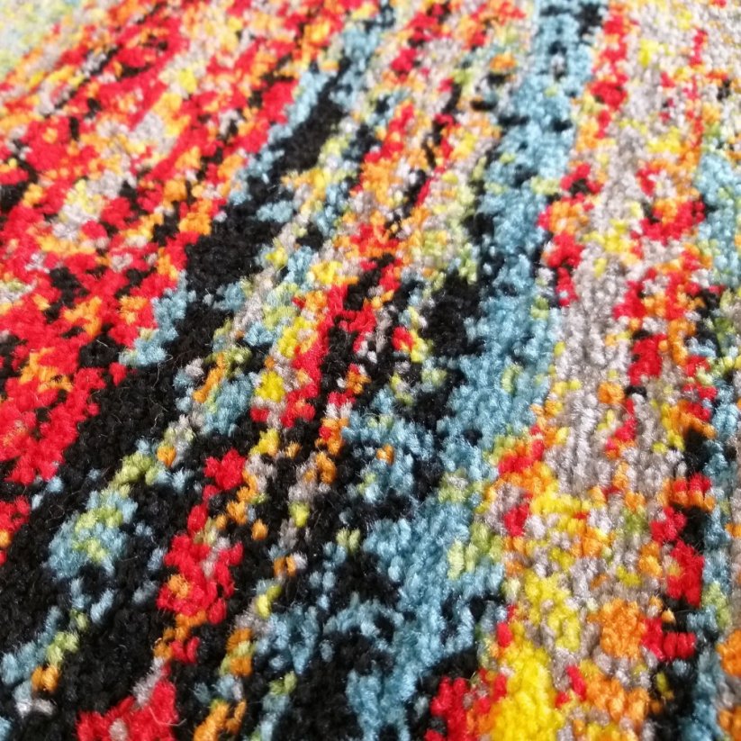 Detský pestrofarebný koberec príjemný na dotyk