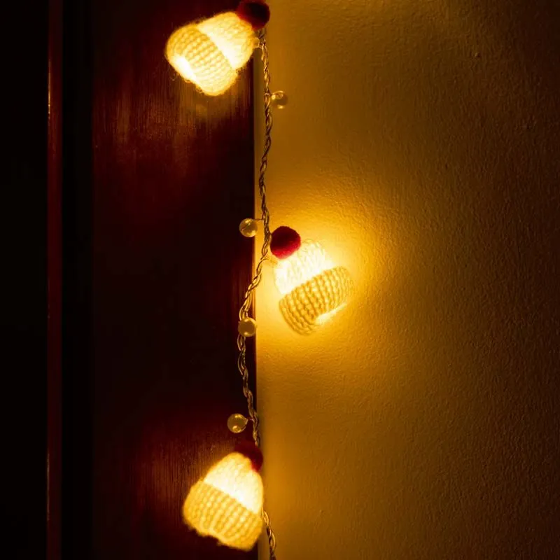 Vianočná LED svetelná reťaz, Santove čiapky - 10 LED