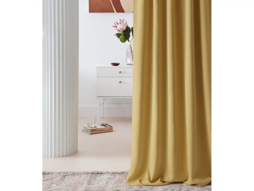 Luxusný horčicovo žltý zatemňujúci záves na kruhy 140 x 280 cm 
