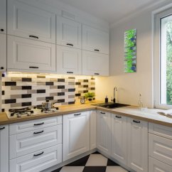 Designové kuchyňské hodiny s bylinkami