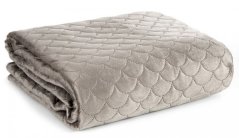 Béžový přehoz na postel s elegantním prošíváním