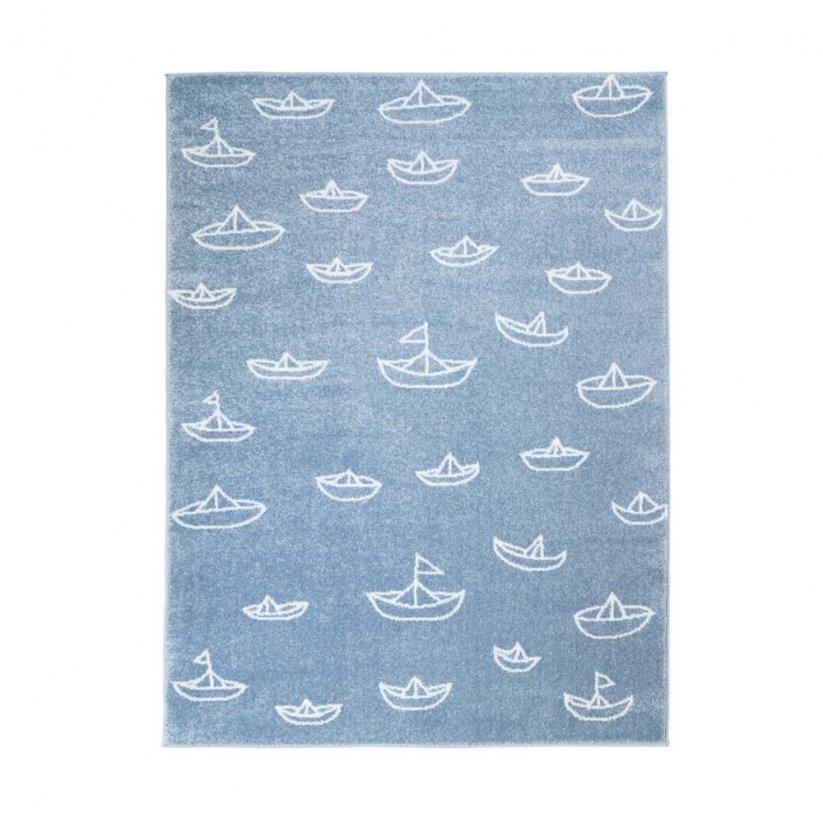 Качествен син килим за детска стая с лодки в морето