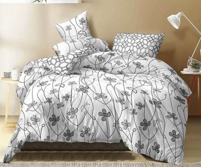 Biele posteľné obliečky s originálnym kvetinovým motívom