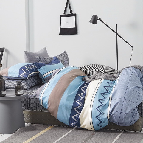 Kék pamut ágynemű geometriai motívummal