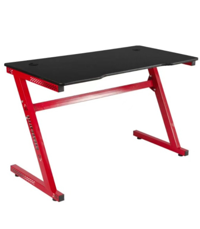 Kvalitný herný stôl LED 120 cm