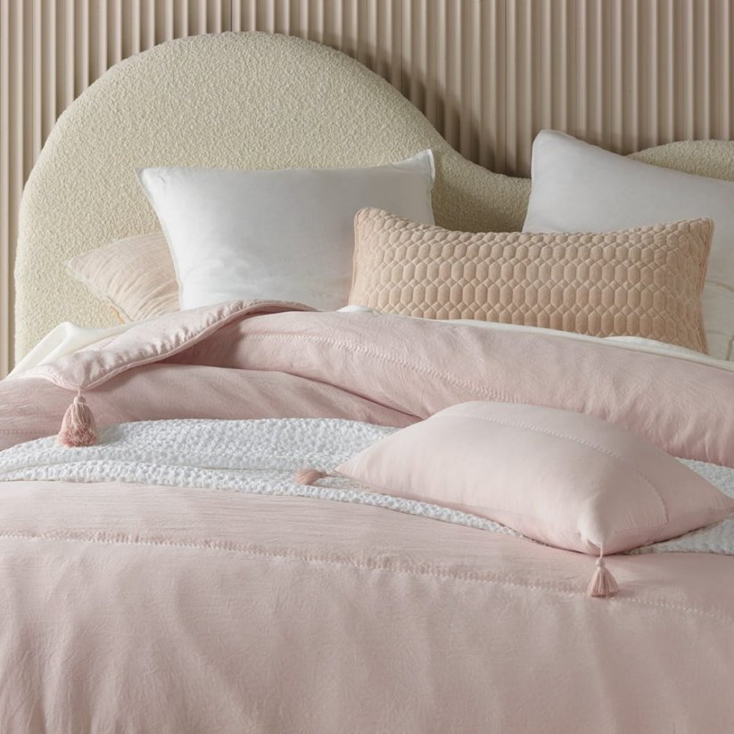 Розова покривка за легло Noemi с пискюли 240 x 260 cm