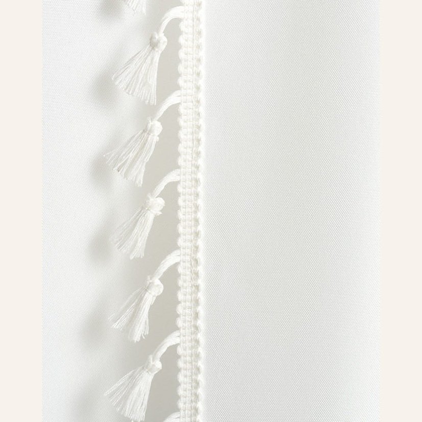 Biely záves Lara na riasiacu pásku so strapcami 140 x 260 cm