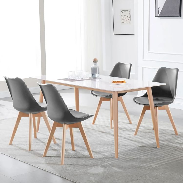 Bezvremenski set kuhinjskih stolica 4 kom