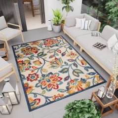 Кремав килим за вътрешен двор с пъстри цветя