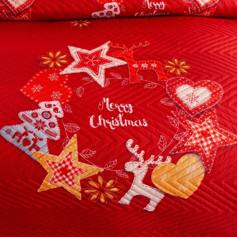 Prešívaný vianočný prehoz na posteľ červený s motívom hviezd a sobov