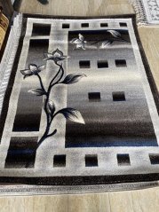 Красив килим за хол с шарка на цветя