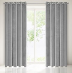 Kvalitní závěs na okno v světle šedé barvě 140 x 250 cm