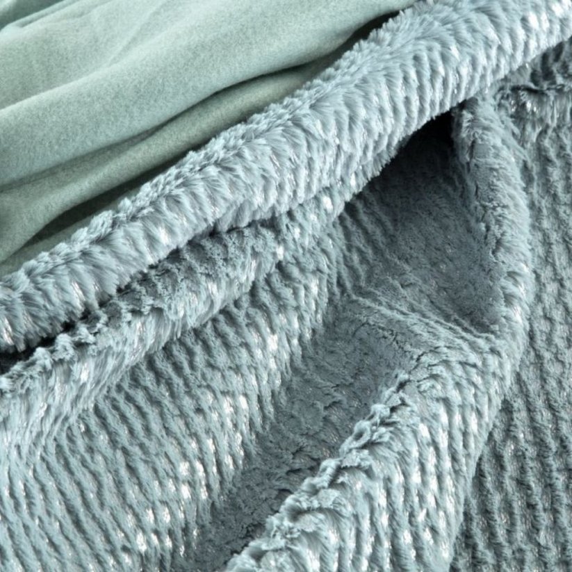 Teplá moderní deka z mikrovlákna