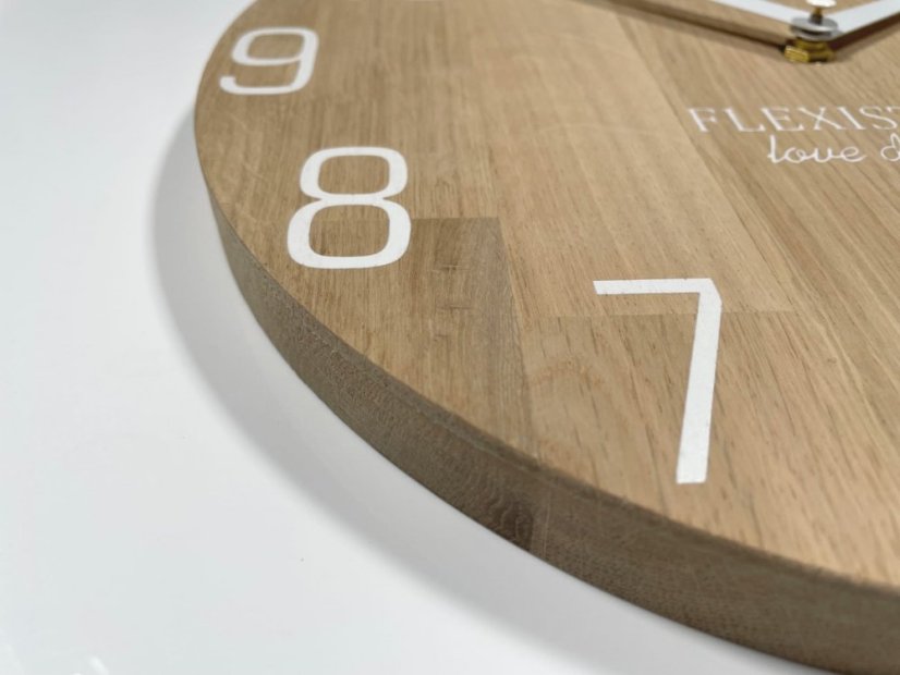 Hochwertige Wanduhr aus Eiche 30 cm