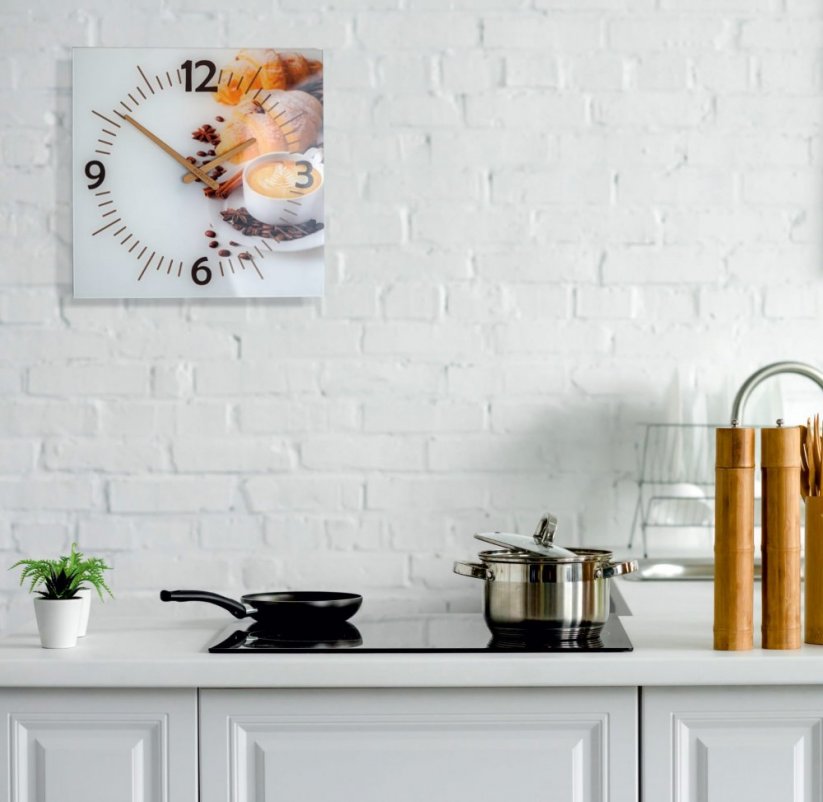Kuhinjski sat s drvenim kazaljkama s motivom kave