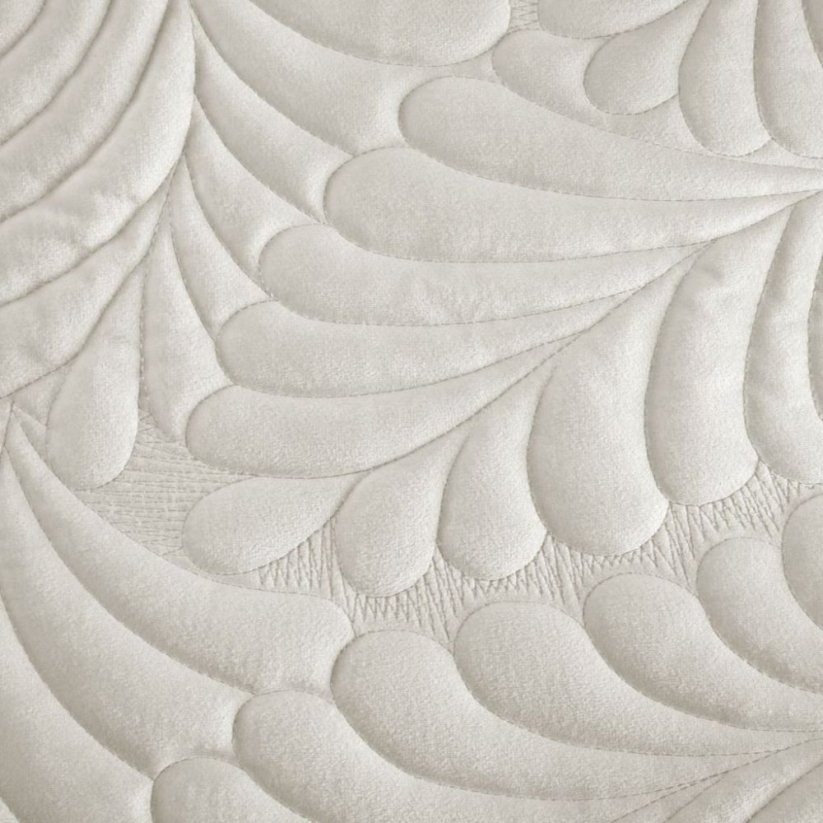 Jednofarebný prehoz na posteľ smotanovo bielej farby