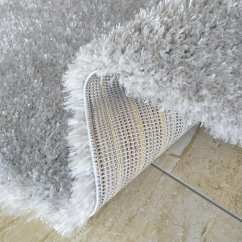 Tappeto a pelo lungo grigio