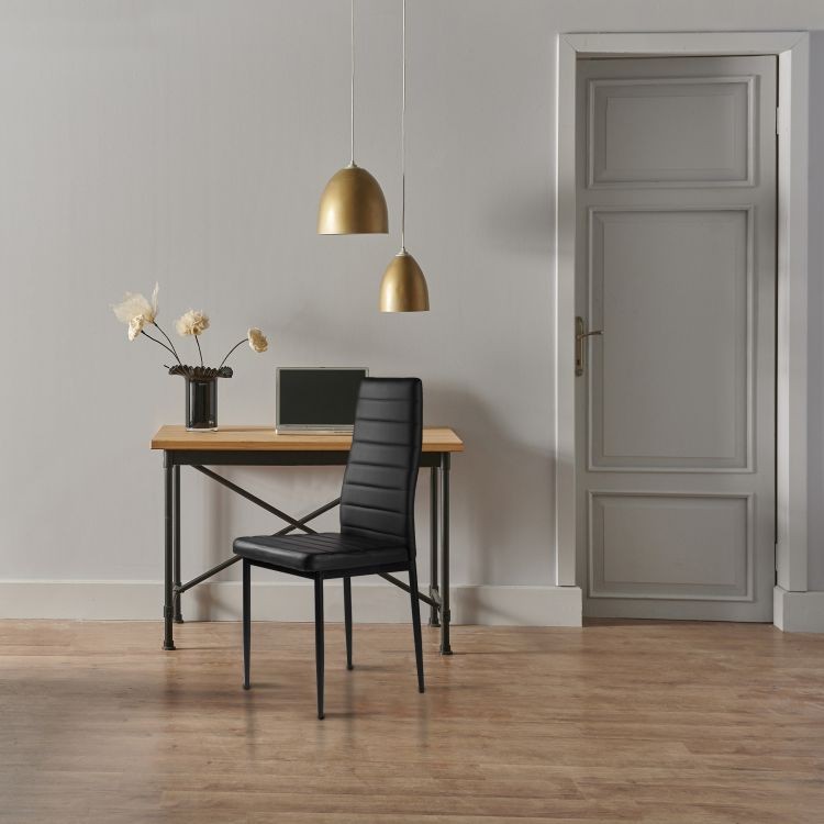 Set di 4 sedie eleganti in nero dal design senza tempo