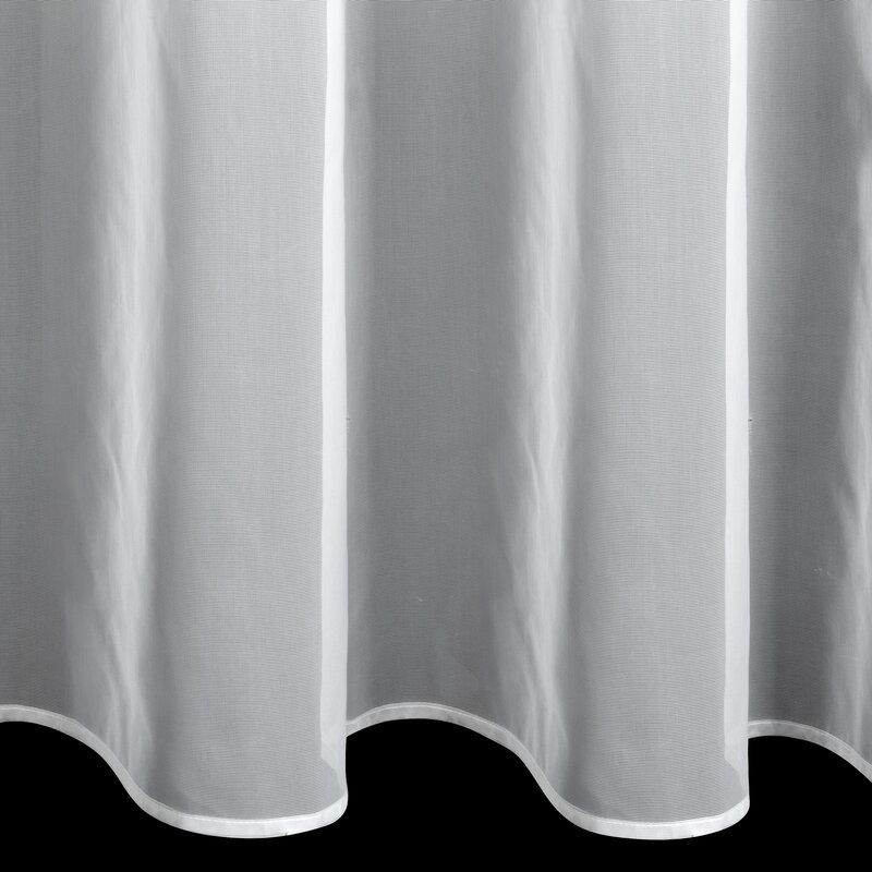 Bílá záclona s vyšívanými květy – jemná záclona na kroužky