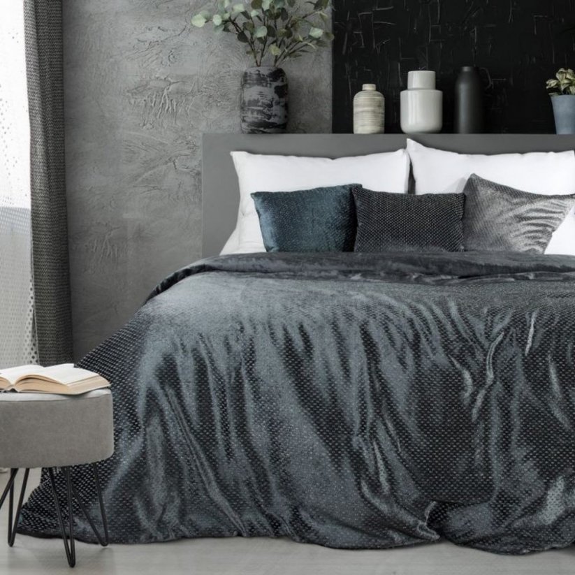 Originální grafitově šedý přehoz na postel