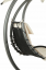 Moderna viseća stolica na okviru s baldahinom