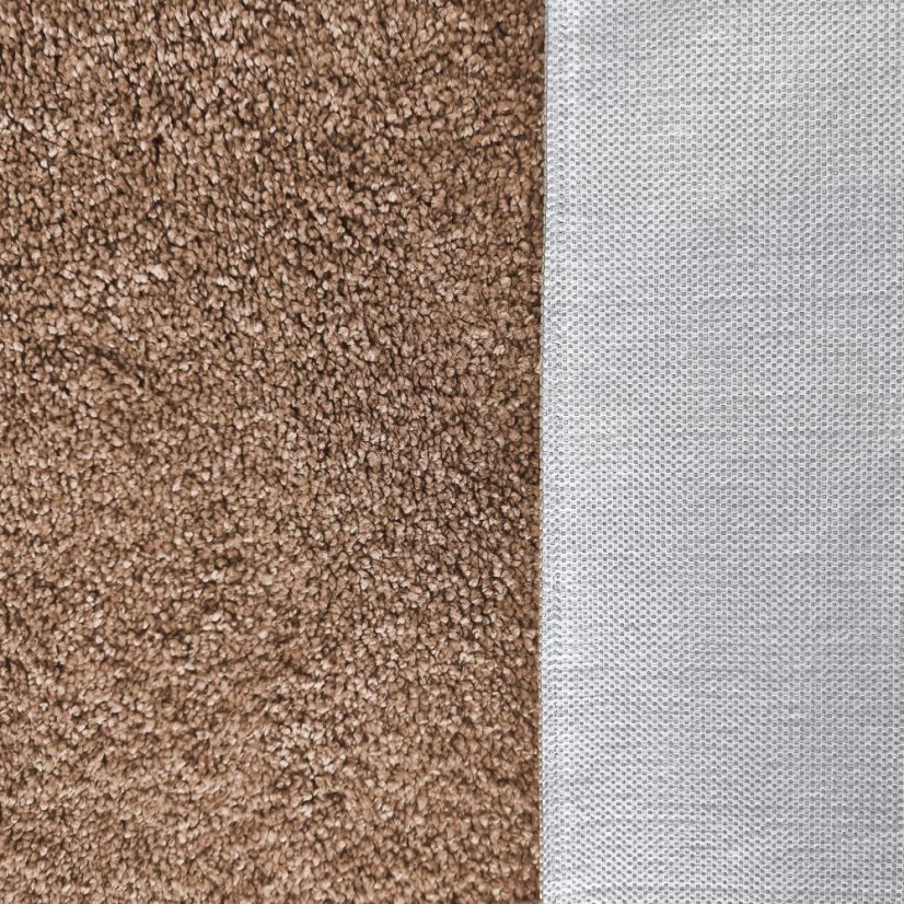 Shaggy koberec s vysokým vlasem světle hnědý