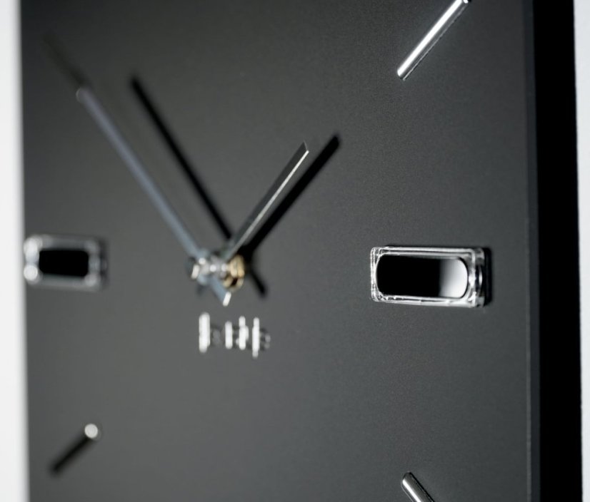 Fekete óra BRILLIANT 30 cm, ezüst kiegészítőkkel