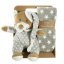 Originální šedá dětská deka s hvězdičkami a plyšovou hračkou myšky