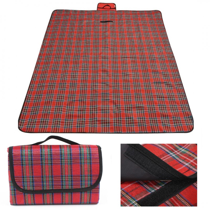 Piknik odeja z rdečim kvačkanim vzorcem 175 x 145 cm
