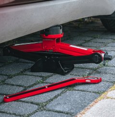 Mechanikus autóemelő 2,5 t teleszkópos kulccsal