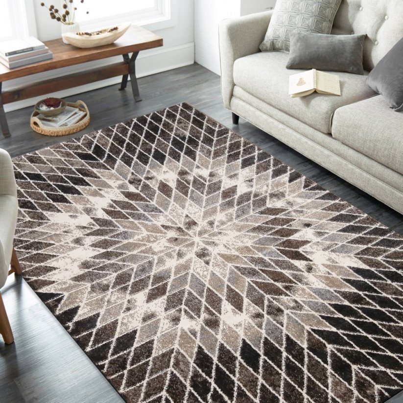 Hnědý vzorovaný koberec a abstraktním motivem - Rozměr koberce: Šířka: 240 cm | Délka: 330 cm