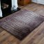 Kusový koberec v hnedej farbe