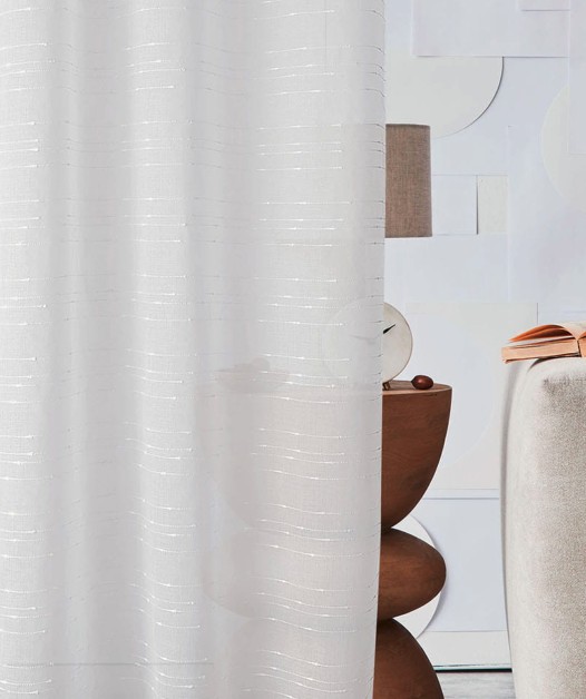 Elegantní záclona s jemným leskem na řasící pásku 140 x 250 cm