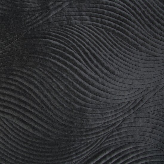 Kvalitný prešívaný prehoz na posteľ čiernej farby