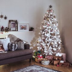 Schöne Weihnachtstanne in Weiß 150 cm