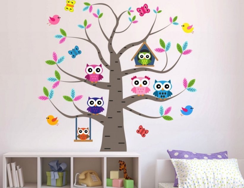 Autocolant adorabil pentru camera copiilor - bufnițe în copac