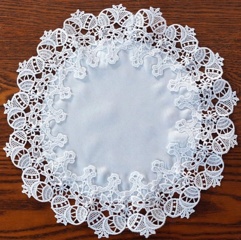 Fehér húsvéti terítő - ovális, csipkével és húsvéti tojások mintájával