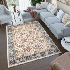 Cremiger orientalischer Teppich im marokkanischen Stil
