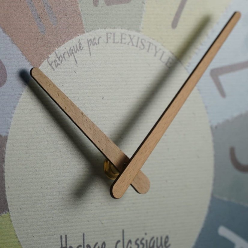 Barevné hodiny na zeď s průměrem 30cm