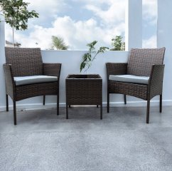 Rattan garnitúra asztallal és 2 fotelekkel - barna + világosszürke párnákkal