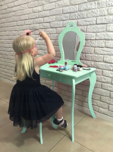 Detský toaletný stolík v mentolovej farbe