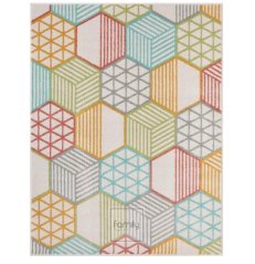 Bunter Teppich mit geometrischen Mustern