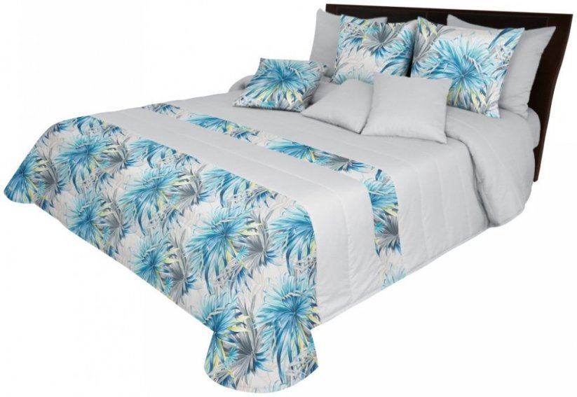 Šedý prošívaný přehoz na postel s modrým exotickým motivem