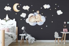 Wandaufkleber für Kinder mit dem Motiv eines schlafenden Rehkitzes auf einer Wolke